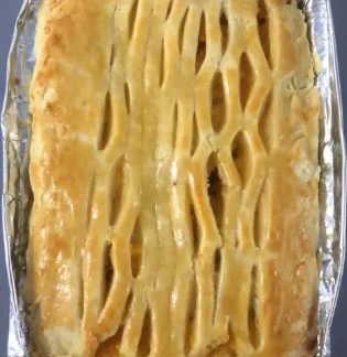 Empadão de frango congelado (+- 730 gramas)